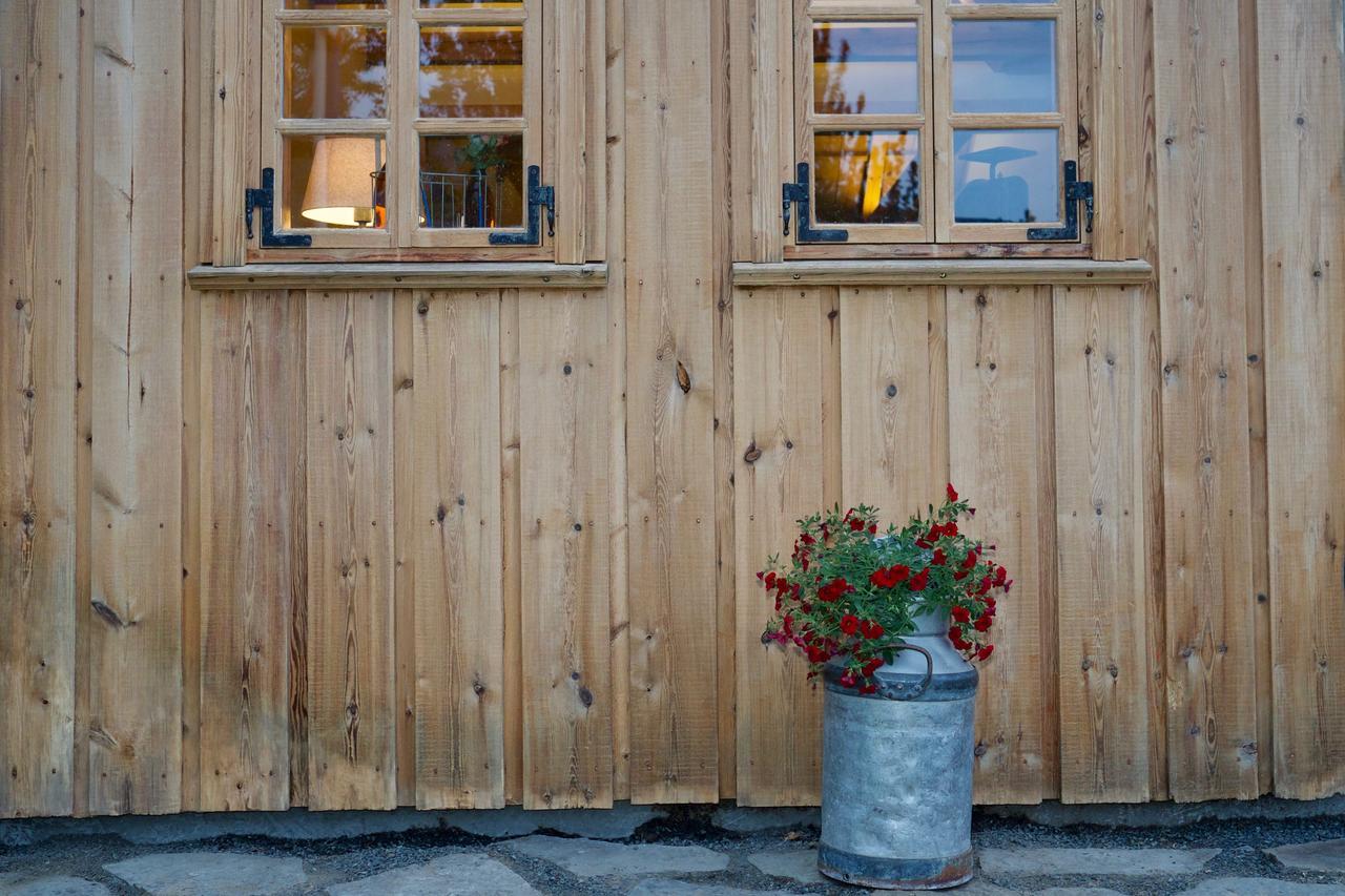 Islandsbaerinn /Old Farm Akureyri Exterior photo