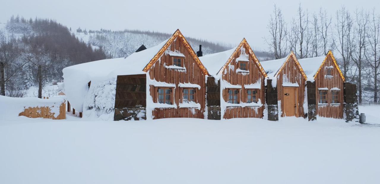 Islandsbaerinn /Old Farm Akureyri Exterior photo